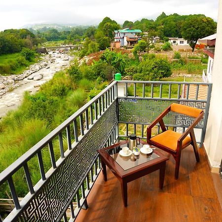 Aachman River And Valley View Resort Dharamshala - A Riverside Resort With Balcony View Экстерьер фото
