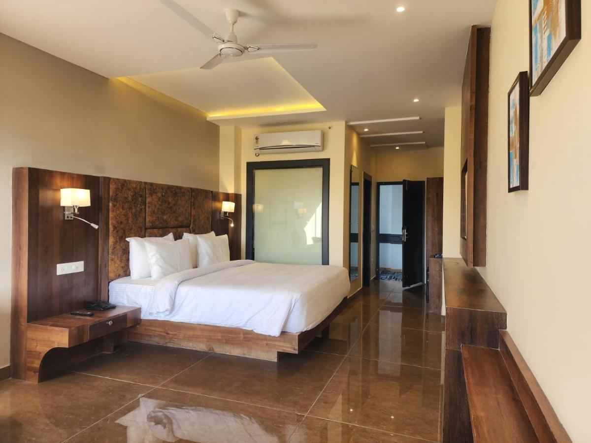Aachman River And Valley View Resort Dharamshala - A Riverside Resort With Balcony View Экстерьер фото