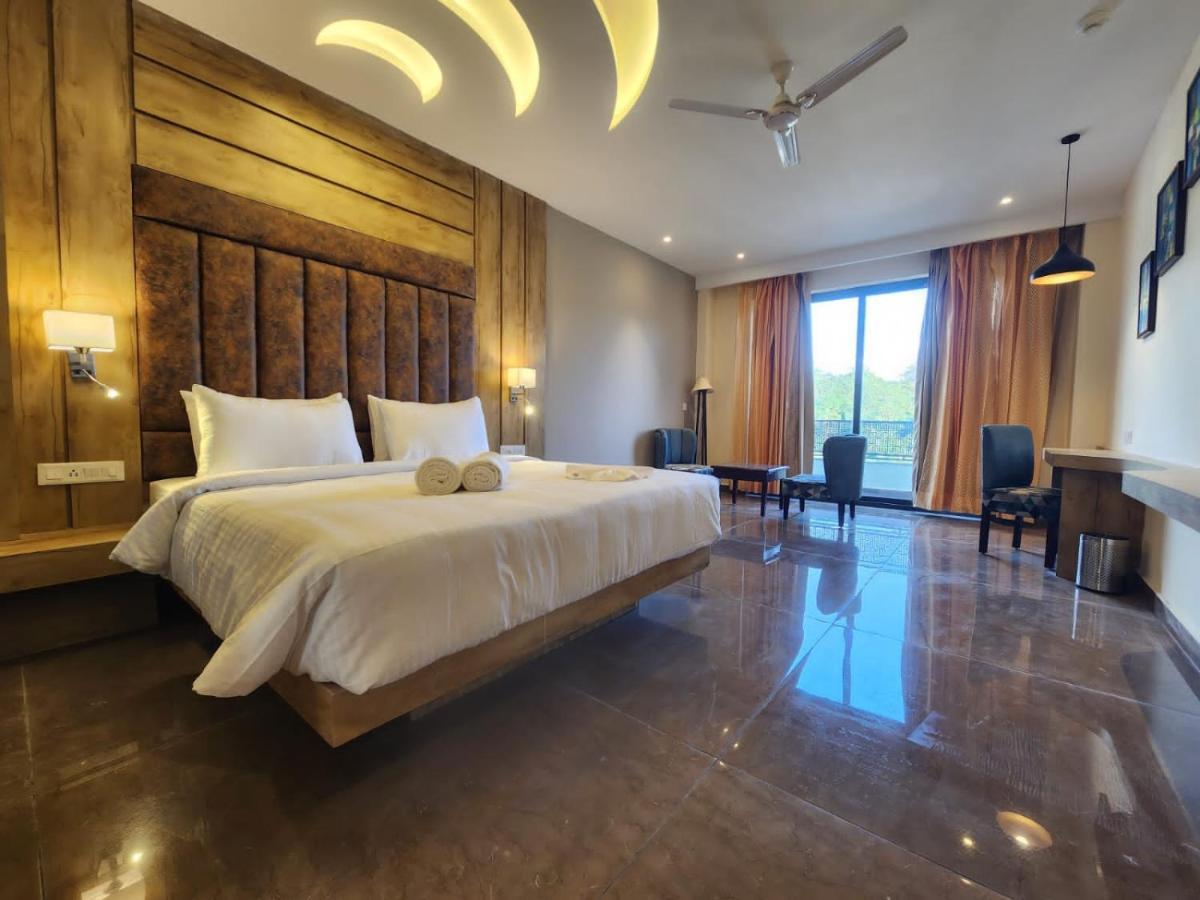 Aachman River And Valley View Resort Dharamshala - A Riverside Resort With Balcony View Экстерьер фото