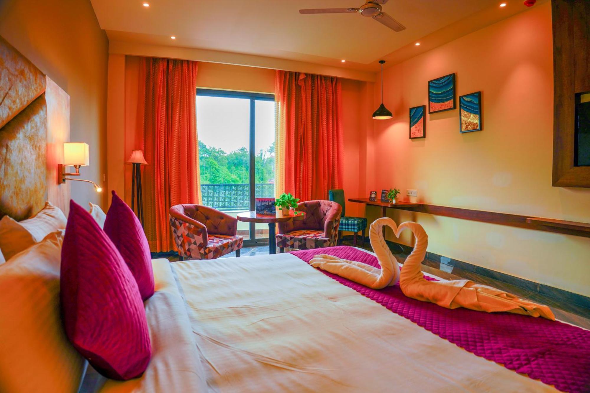 Aachman River And Valley View Resort Dharamshala - A Riverside Resort With Balcony View Экстерьер фото