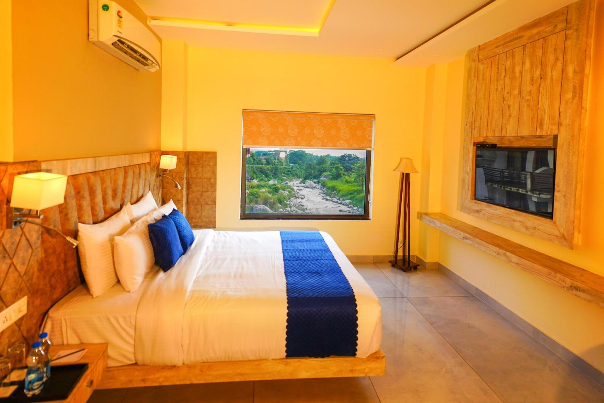 Aachman River And Valley View Resort Dharamshala - A Riverside Resort With Balcony View Экстерьер фото