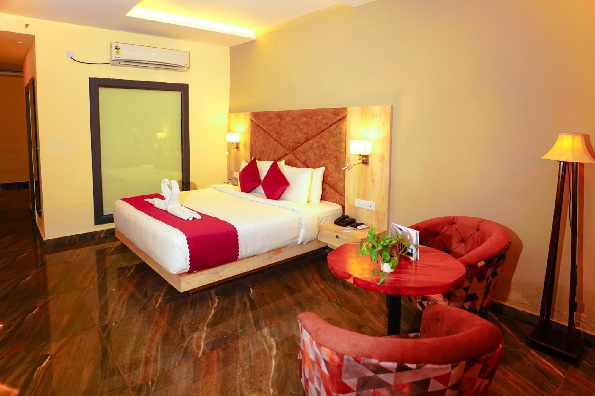 Aachman River And Valley View Resort Dharamshala - A Riverside Resort With Balcony View Экстерьер фото