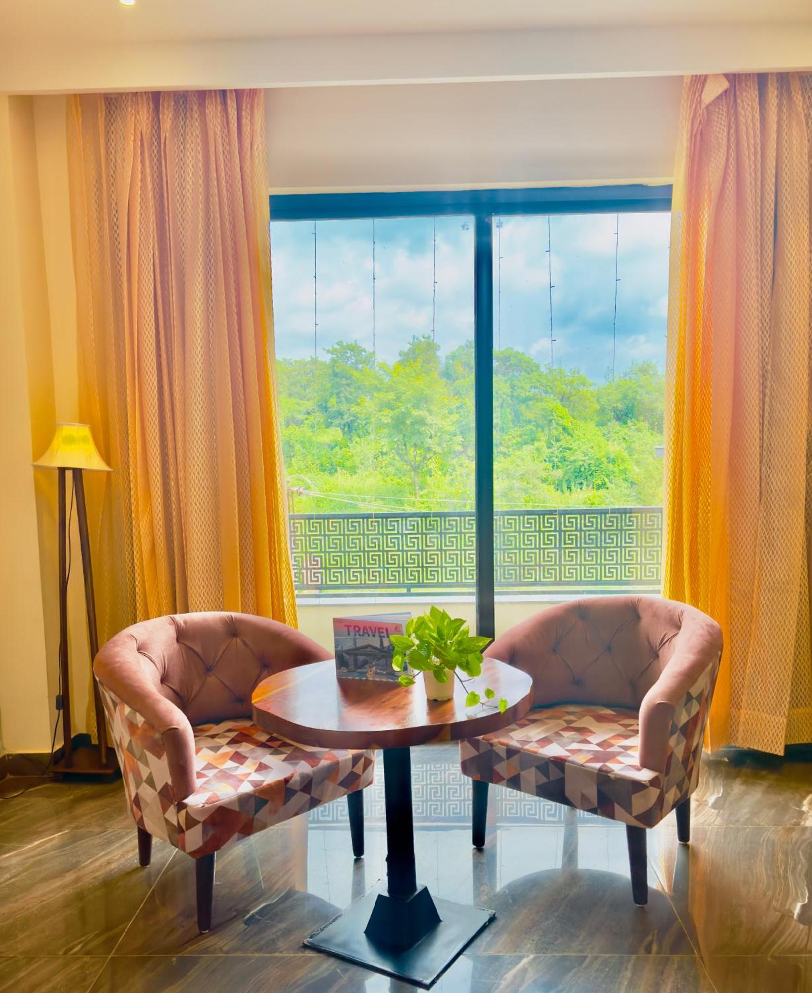 Aachman River And Valley View Resort Dharamshala - A Riverside Resort With Balcony View Экстерьер фото